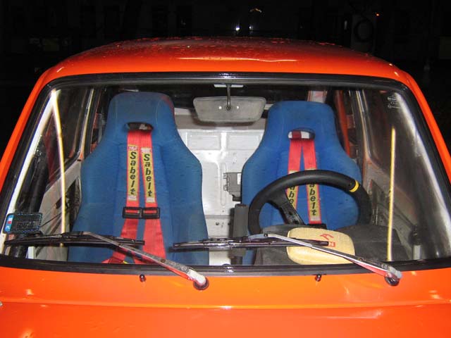 Fiat 126p 4performance fotele kubełkowe