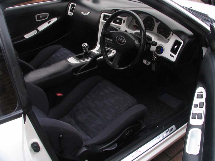 Toyota MR2 GT-S wnętrze